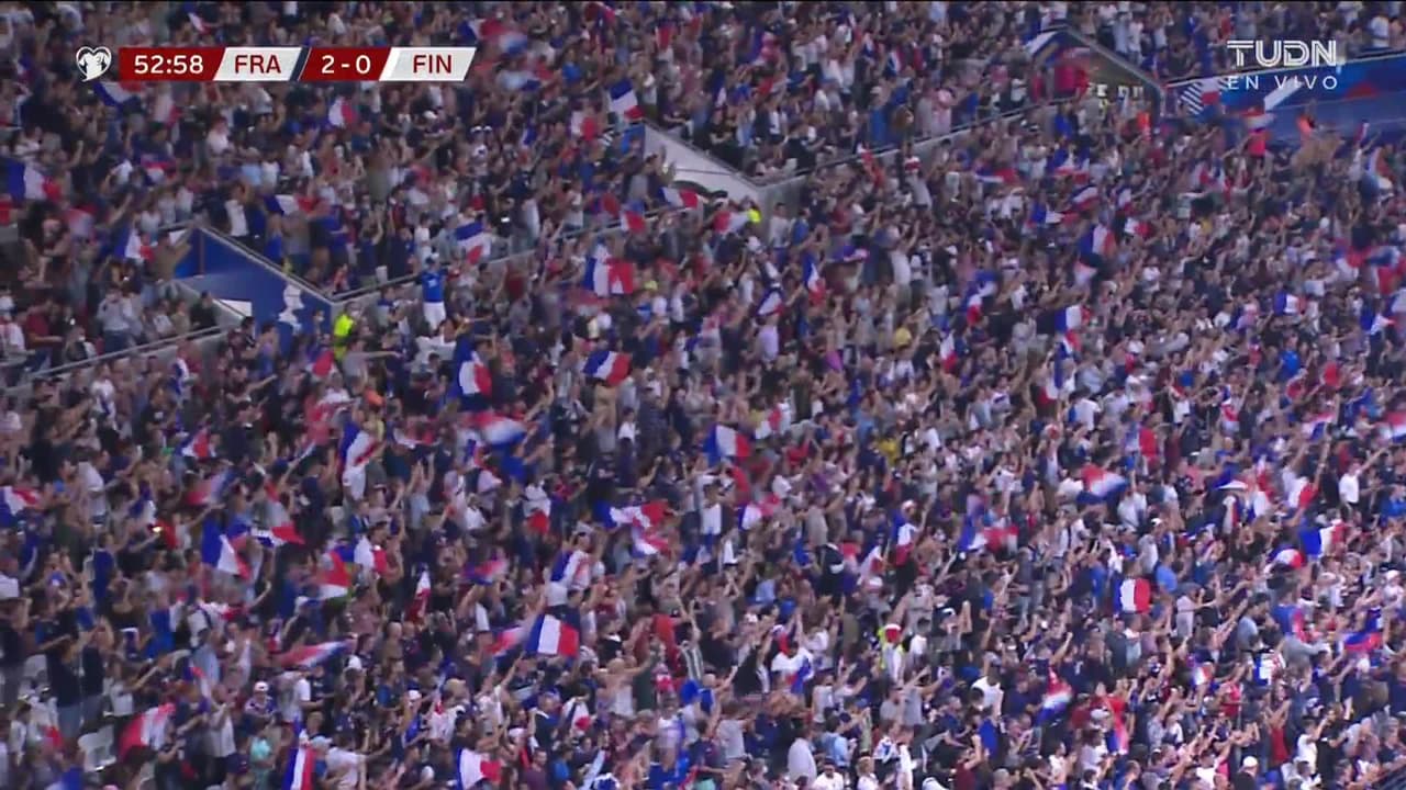 ¡GOL!  anota para Francia. Antoine Griezmann
