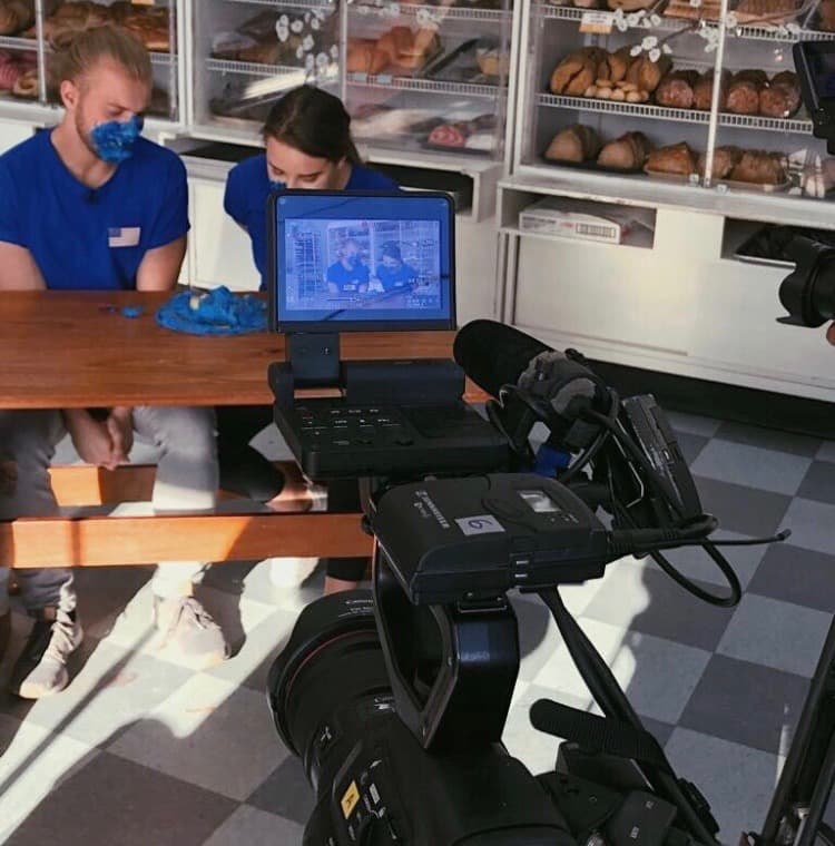 Charlotte vivió el colorido del capítulo 6 de 'La Carrera' por la Copa Oro, una competencia donde las parejas en busca del boleto a la Final del certamen aprovecharon para divertirse.