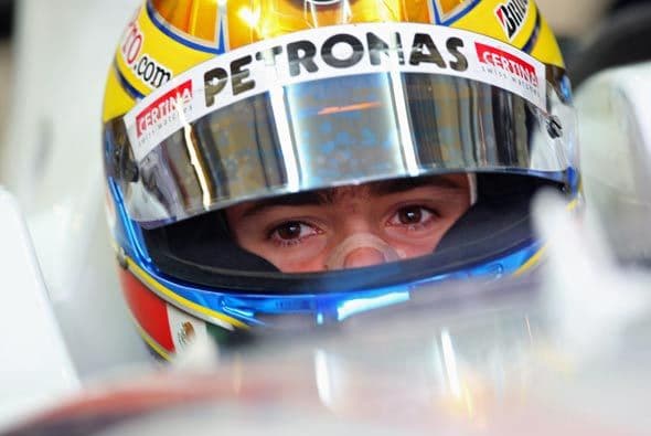 Su primera experiencia en la Formula Uno fue al volante del BMW Sauber F1.09.