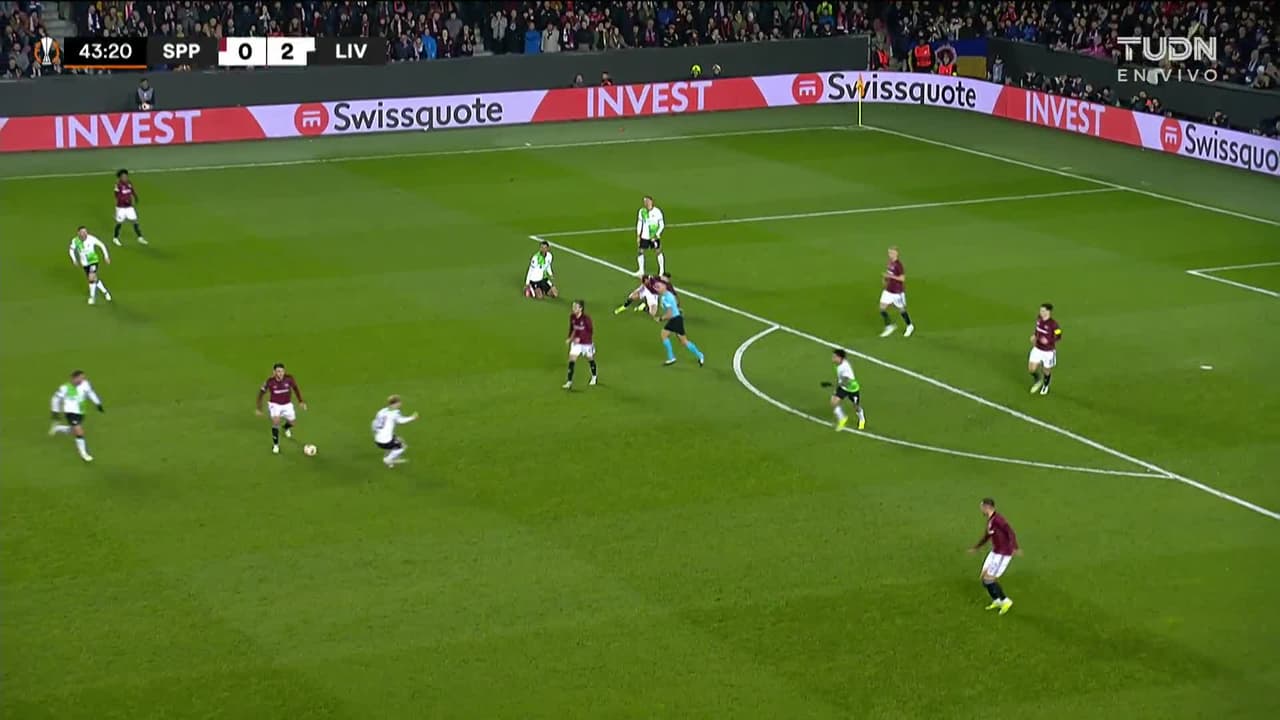 ¡TIRO ATAJADO! disparo por Cody Gakpo.