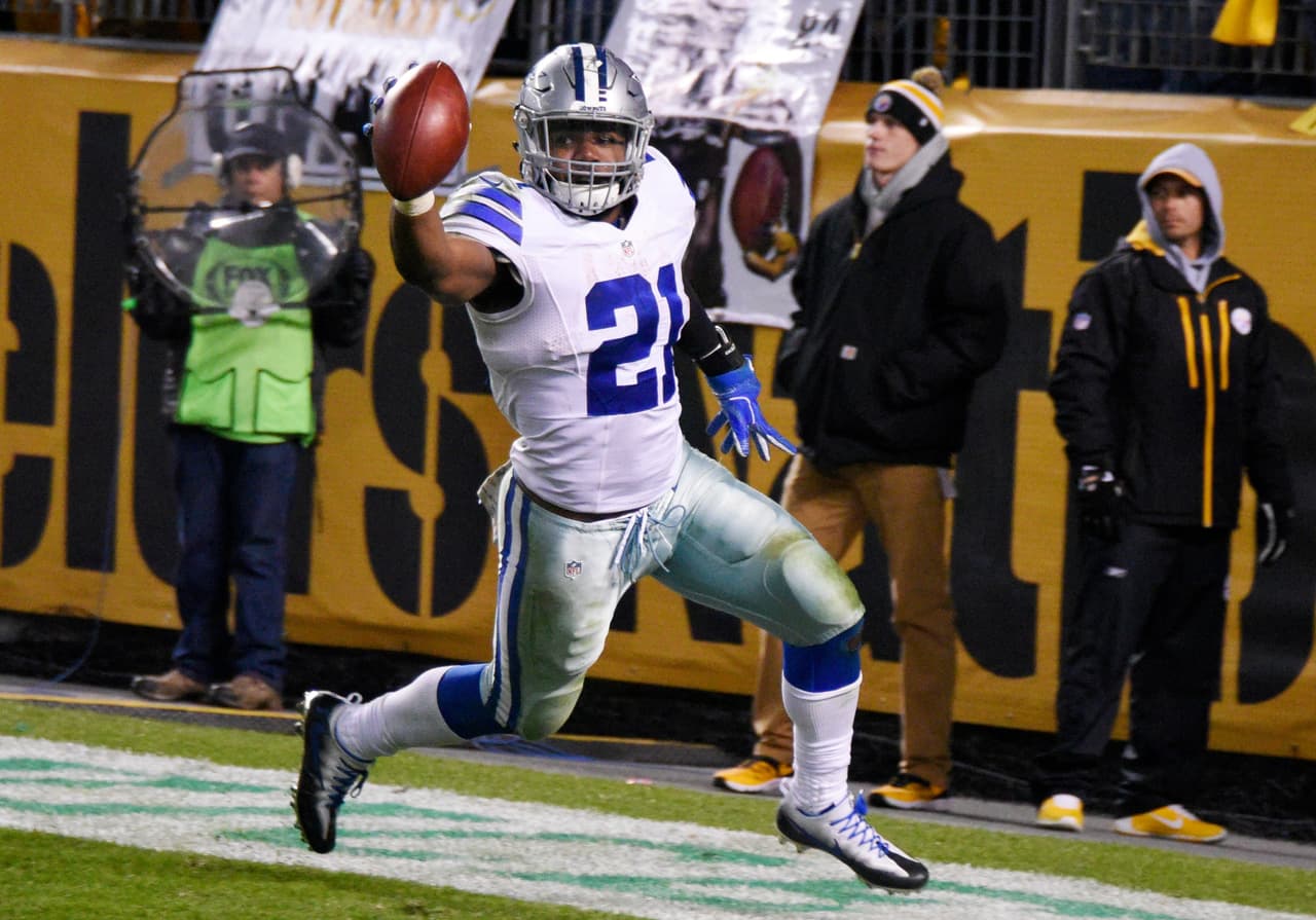 Otra semana grandiosa para Ezekiel Elliott, quien rebasó las mil yardas ante los Steelers.