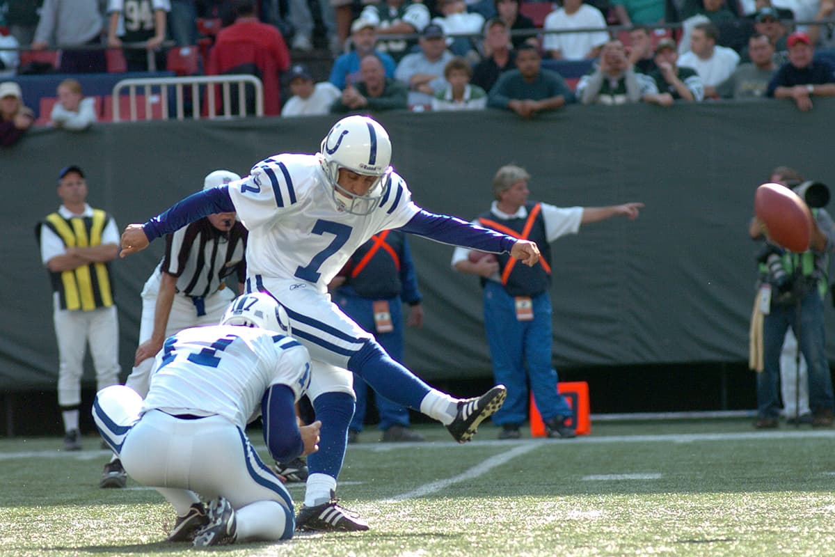 En diciembre de 2004, Martín Gramática llegó a los Indianapolis Colts pero una lesión muscular le impidió jugar en toda la temporada 2005.