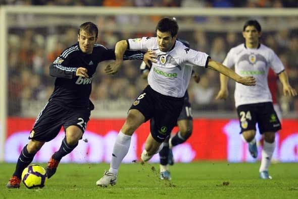 El Real Madrid, que no contó con Cristiano Ronaldo ni Kaká, hizo un buen juego de equipo.