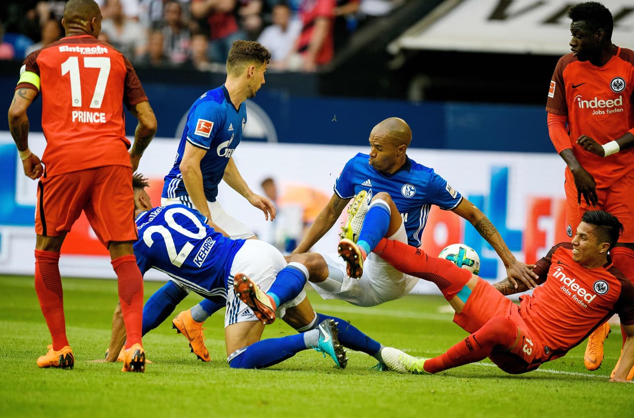 Para Salcedo este fue su segundo partido como titular después de la fractura de clavícula con la selección de México.