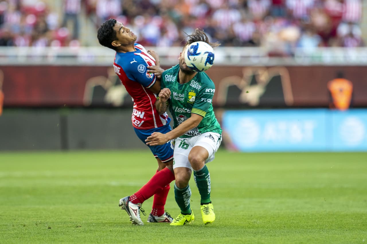 'Chapo' Sánchez al quirófano y fuera de circulación con Chivas