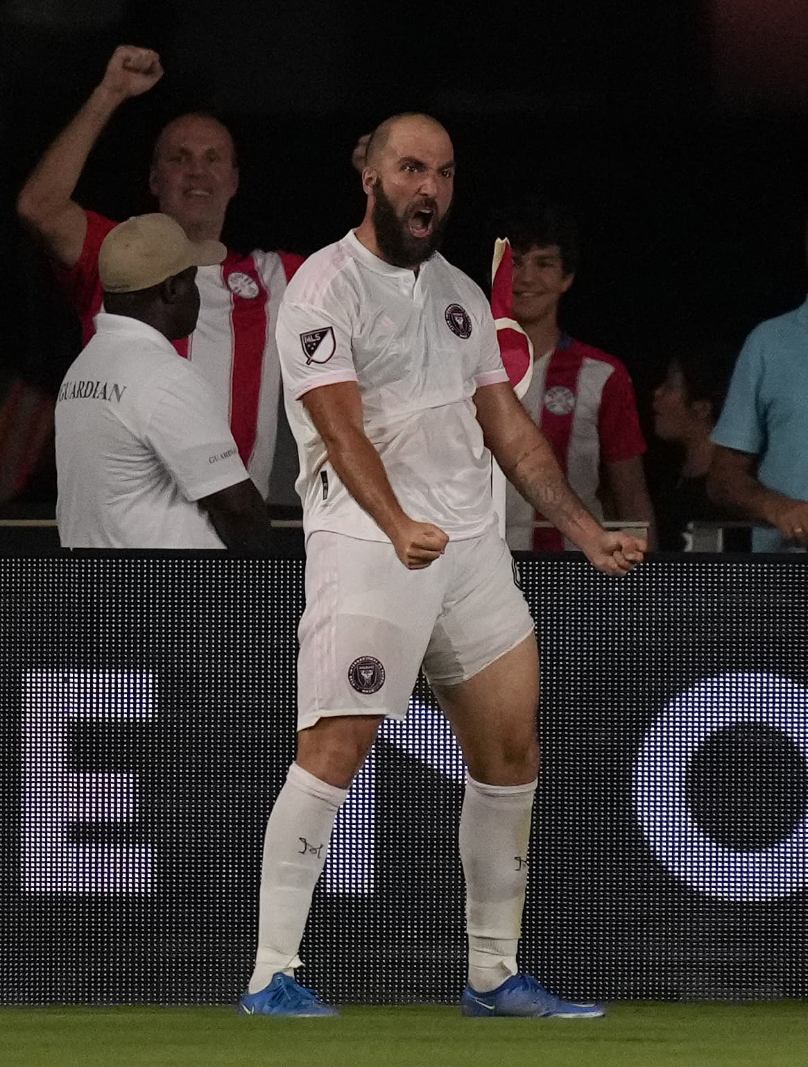 Inter Miami CF ganó su primer partido como local en 2021 gracias a los dos goles de Gonzalo Higuaín frente a CF Montréal.
<br>