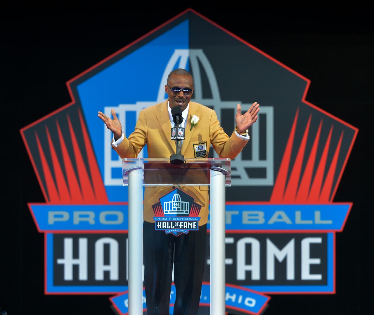 Marvin Harrison (1996-2008) pasó toda su carrera con los Indianapolis Colts, equipo al cual le aportó 1,102 recepciones, 14,580 yardas y 128 touchdowns, además de haberse adjudicado el Super Bowl XLI, bajo el mando del propio Dungy.