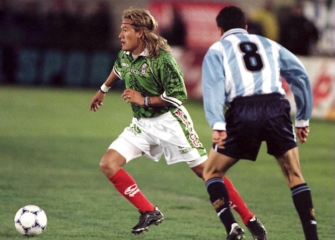 En ese mismo 1999 sólo que en junio, México y Argentina se volverían a ver las caras sólo que en ésta oportunidad el cuadro mexicano rescataría el empate 2-2 con goles de Luis Hernández y Paulo César Chávez.