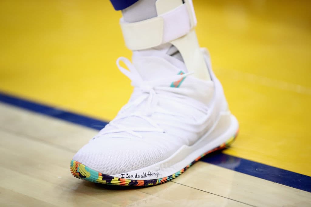 Aunque en el pasado la parte de su cuerpo que más le ha afectado ha sido el tobillo, nótese la protección en su zapato, esta vez es la ingle del lado izquiero la que le ha afectado.