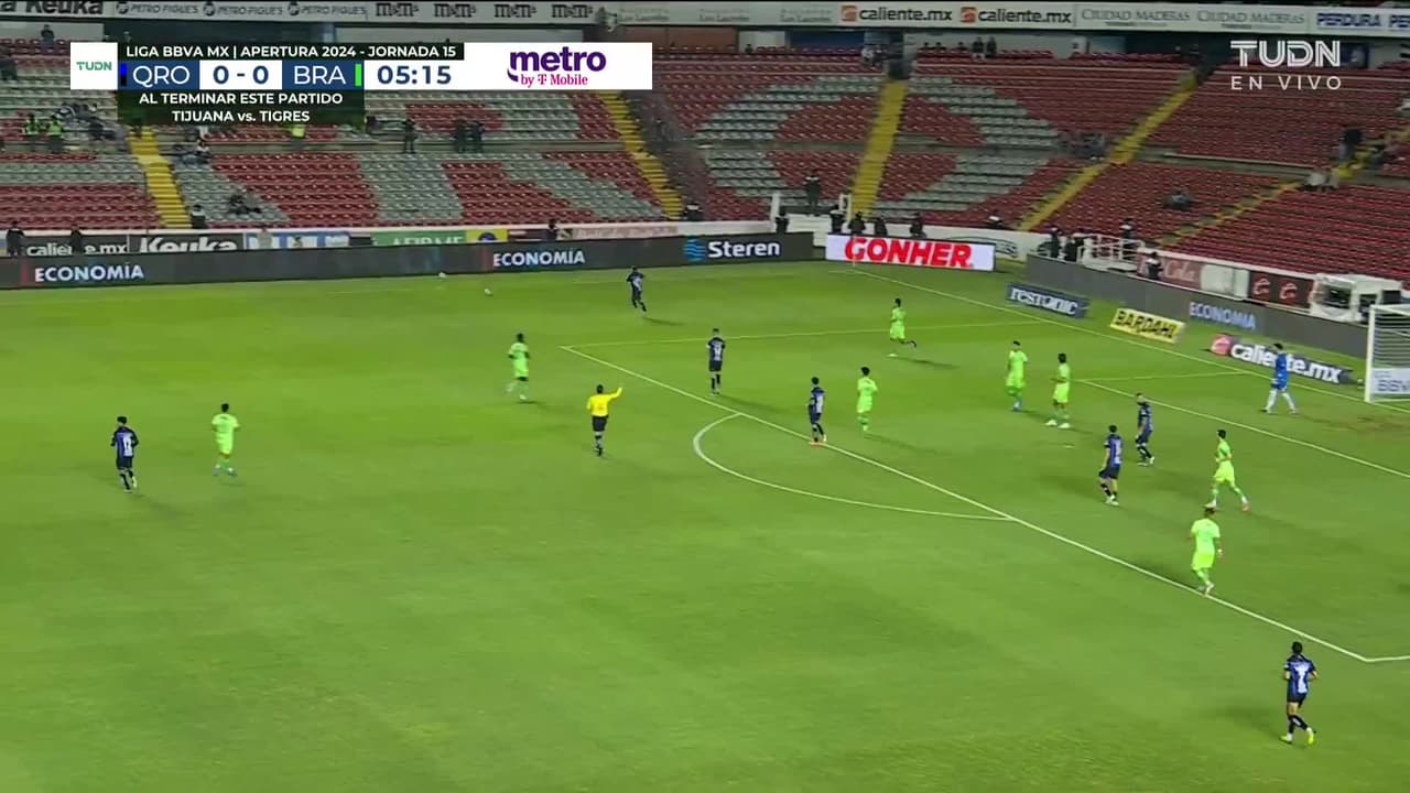 ¡TIRO ATAJADO! disparo por Darío Benedetto.