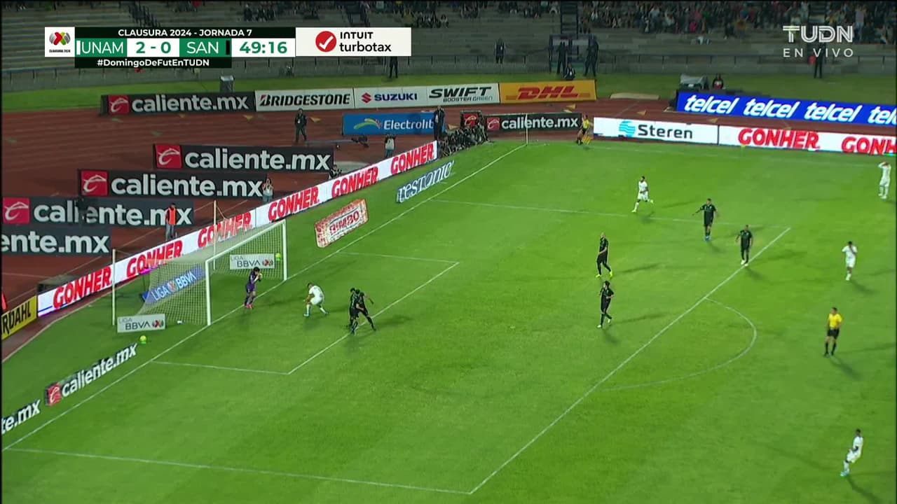 ¡TIRO ATAJADO! disparo por Guillermo Martínez.