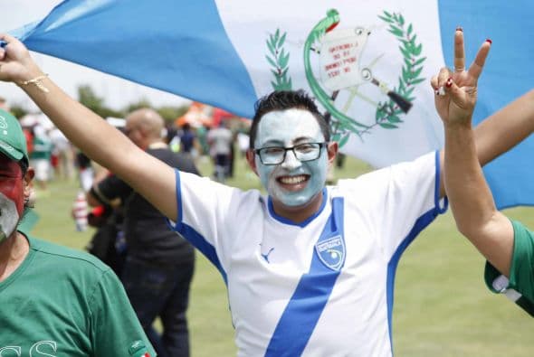 La afición en Estados Unidos llegó a Phoenix con todo su colorido para ver a México y Guatemala enfrentarse en la Copa Oro 2015.