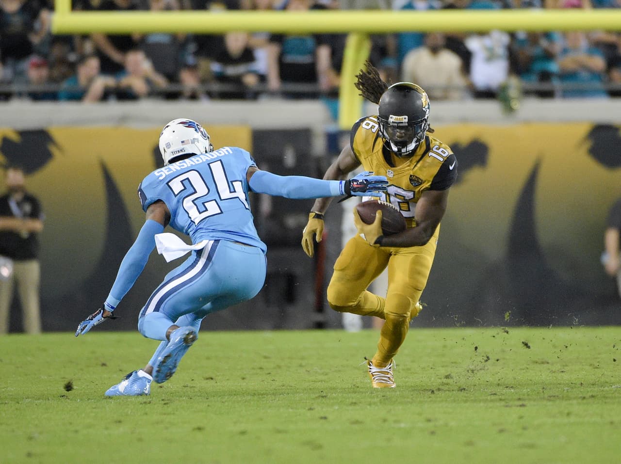 Los Jacksonville Jaguars vencieron 19 - 13 a los Tennessee Titans por lo que colocaron 4 - 6 en la pelea por la División Sur de la AFC.