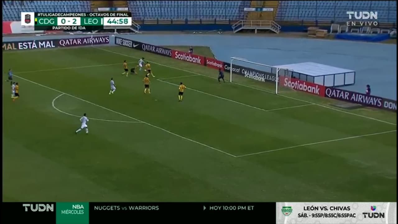 Critícan a Landín... El mexicano fue derribado por las 'hormigas'