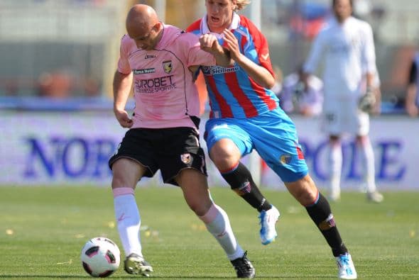 El Catania aprovechó el mal paso de sus rivales.