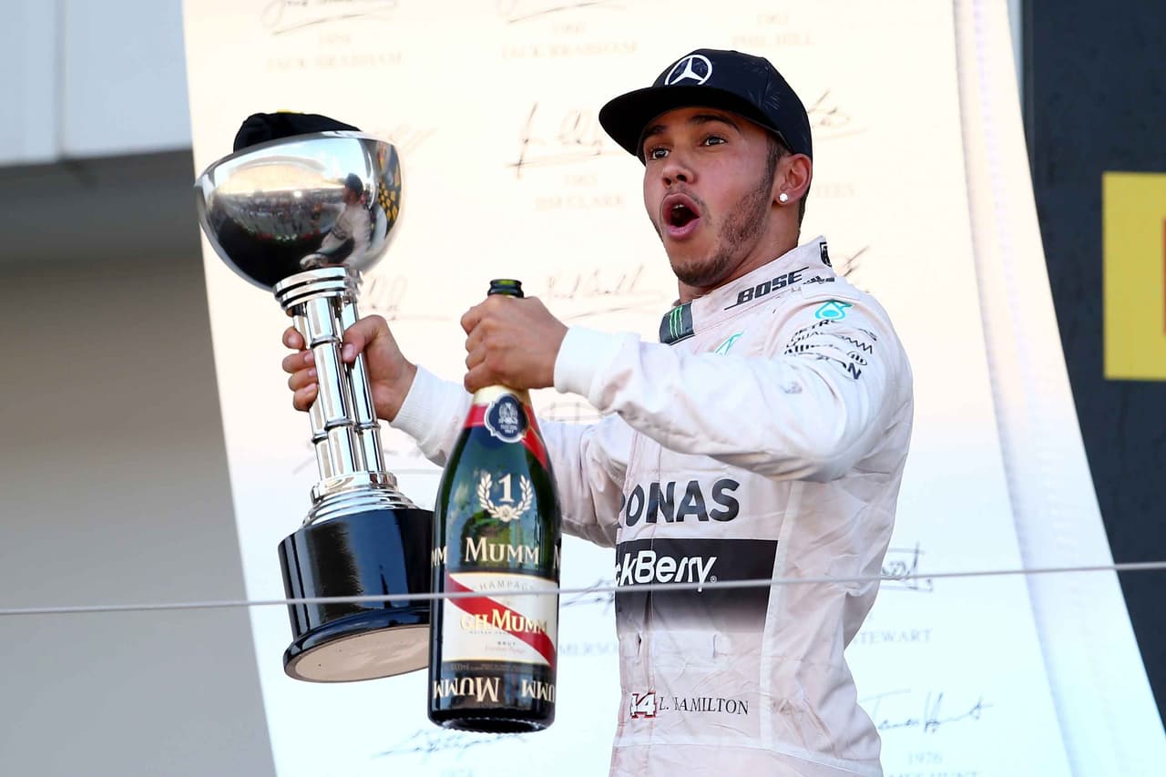 Hamilton vuelve a dominar el GP de Japón y se pone a la altura de su ídolo Senna
