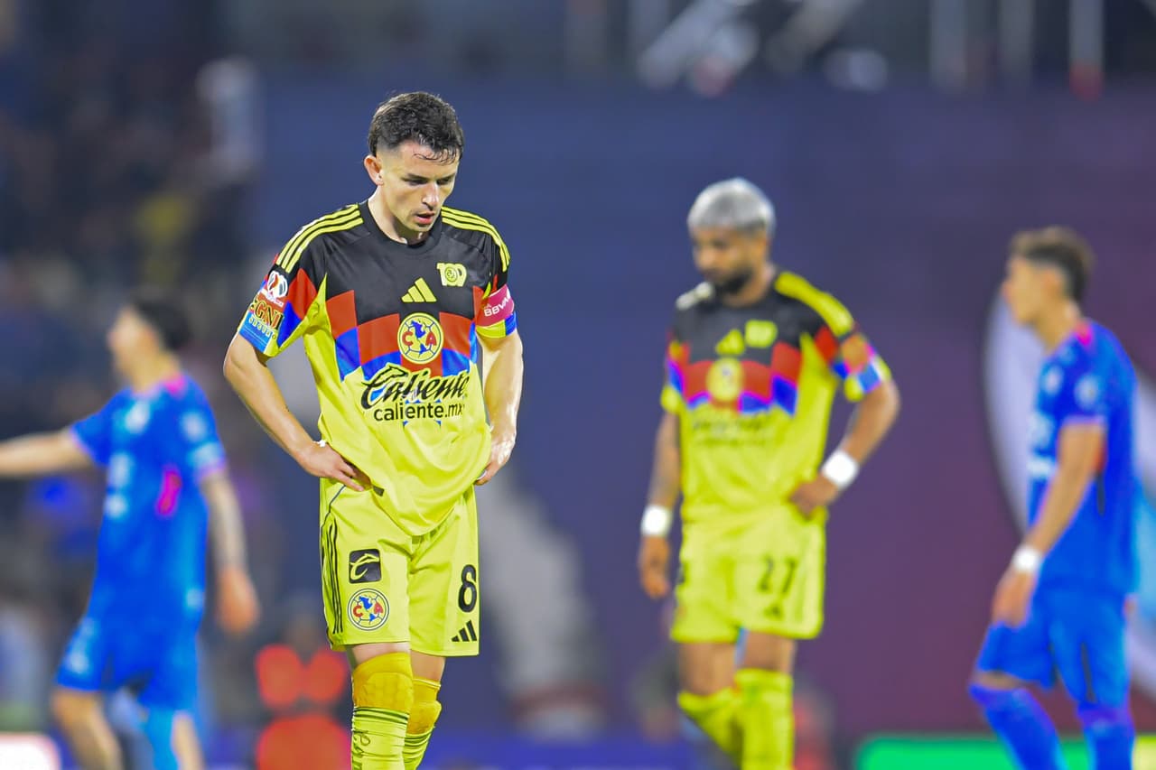 Álvaro Fidalgo - El español reapareció 45 minutos ante Cruz Azul, le ha costado levantar su nivel y hay incertidumbre sobre qué tan saludable se encuentra de cara a la Liguilla.