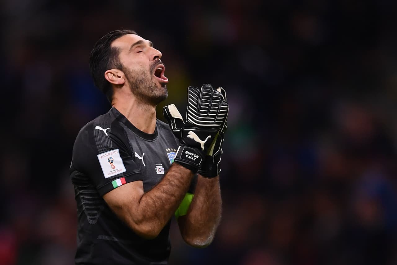 En el repechaje de la UEFA, la Azzurra quedó eliminada del Mundial a manos de Suecia. En un juego posterior Buffon se retiró del equipo.