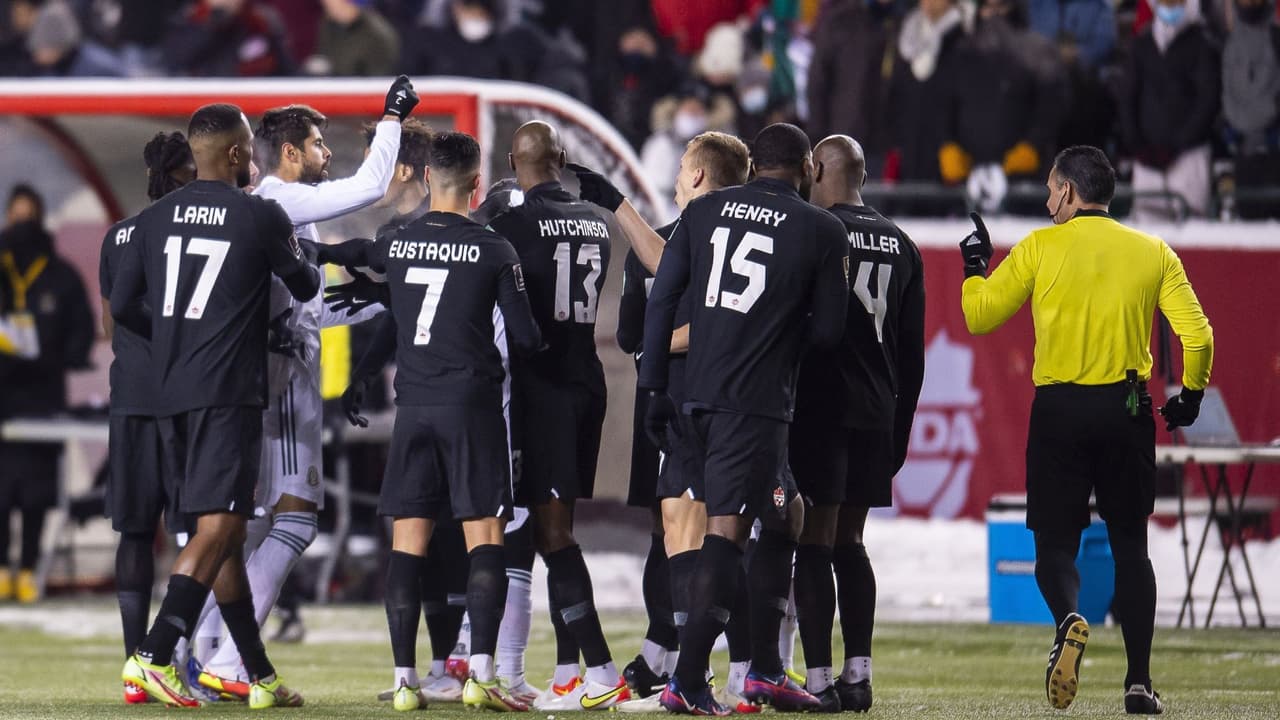 Empujones y reclamos calentaron el final del partido