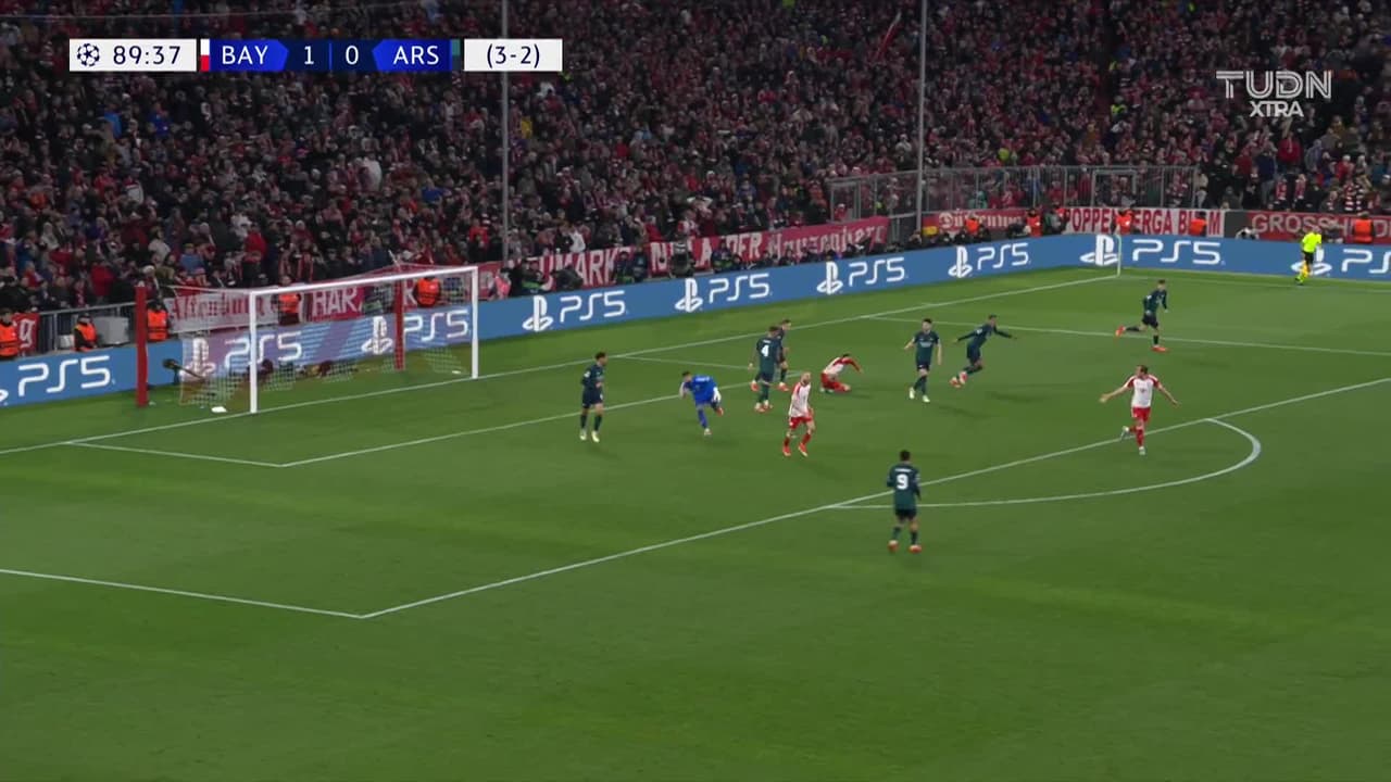 ¡TIRO ATAJADO! disparo por Jamal Musiala.