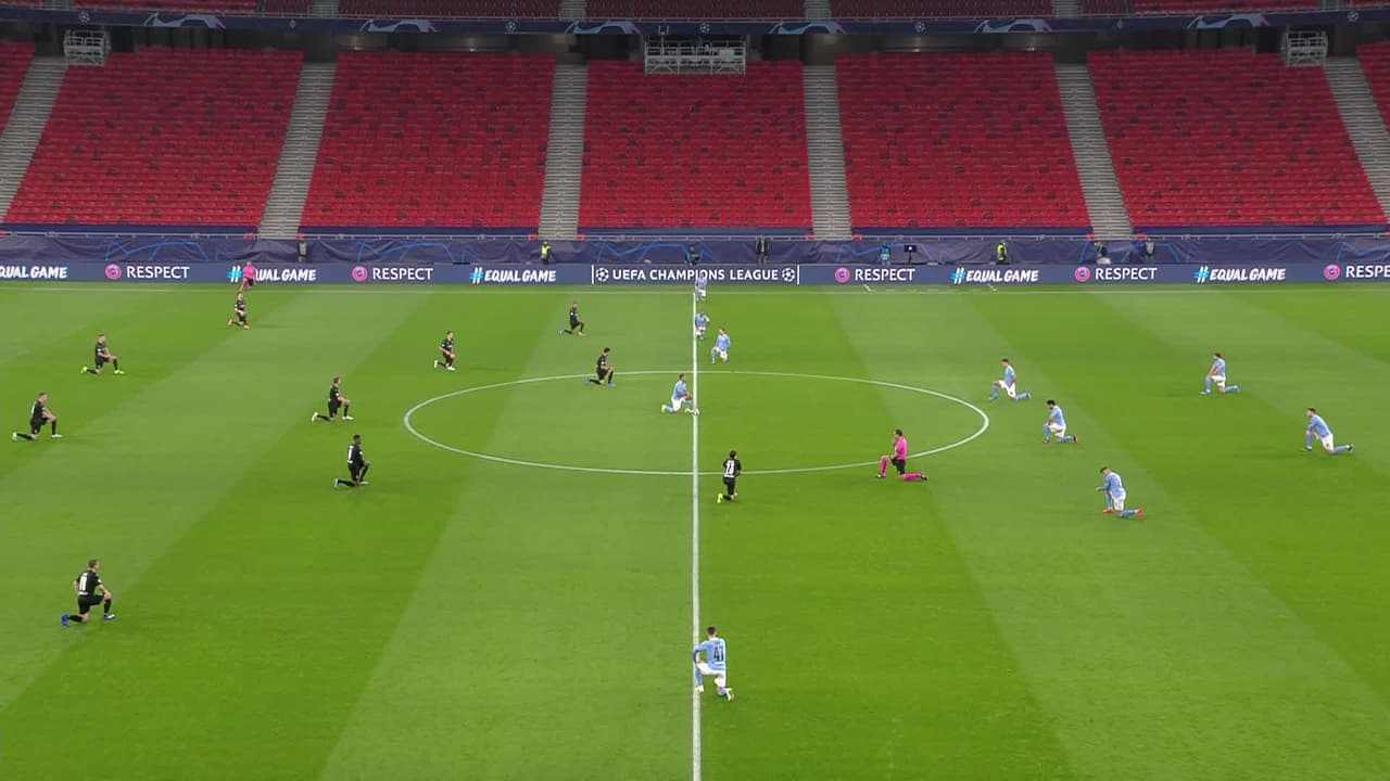 Arranca el partido y la pelota está en juego.