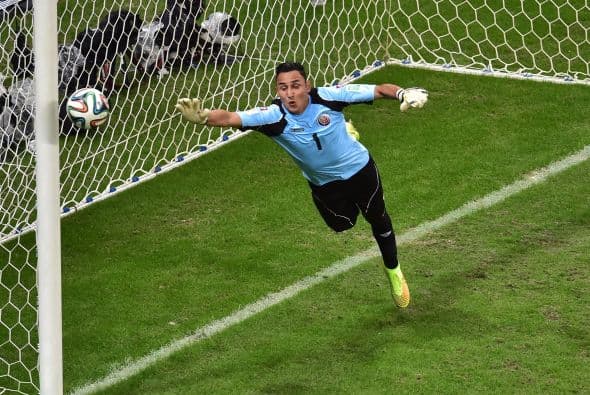 Las atajadas de Keylor Navas hicieron un circo de rumores alrededor del portero de Costa Rica. Aún no se sabe su próximo equipo pero sí sabemos que vale 7.1 mde, antes estaba tasado en 4.3