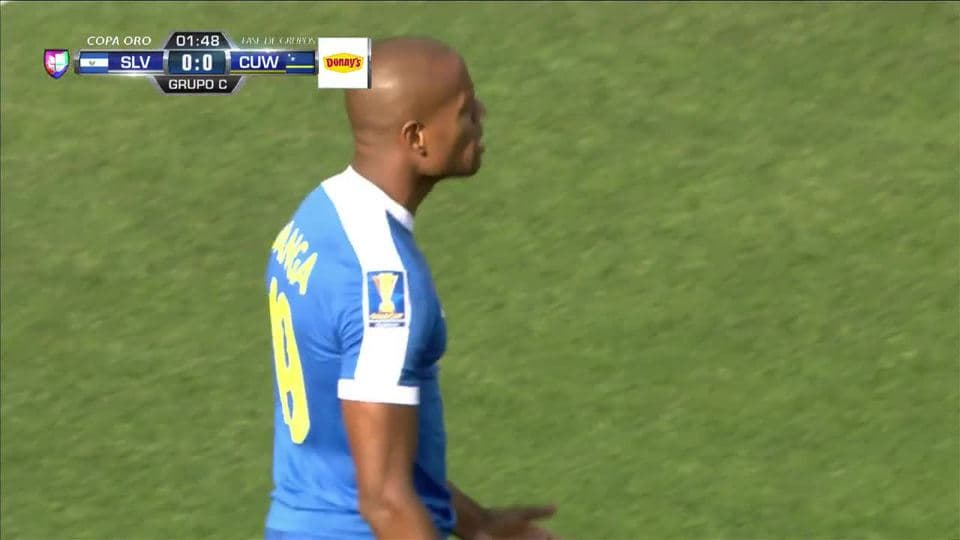 Corner. Tiro de esquina para Curaçao