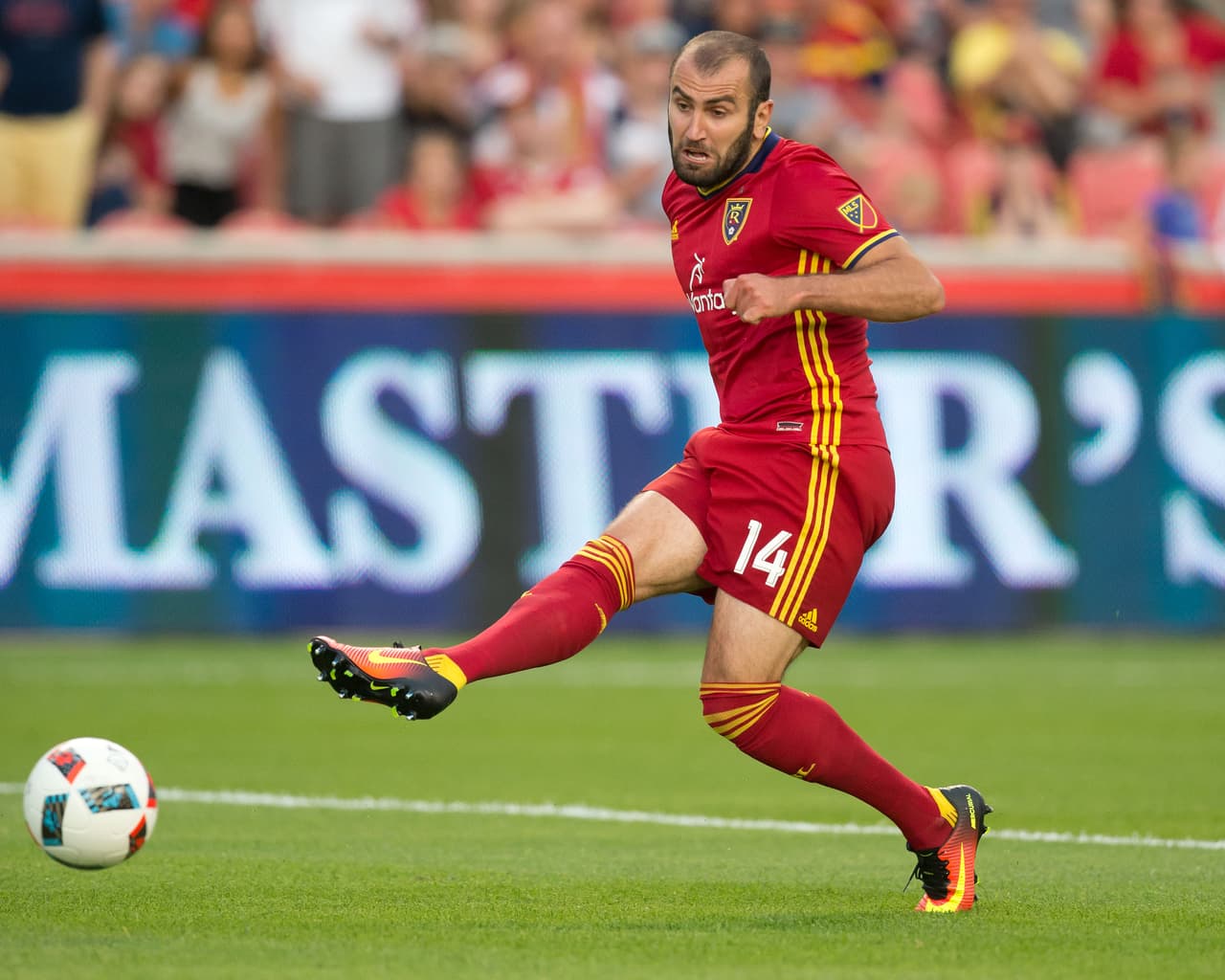 Movsisyan, figura de RSL en 2009, extiende su contrato hasta fines de 2017.