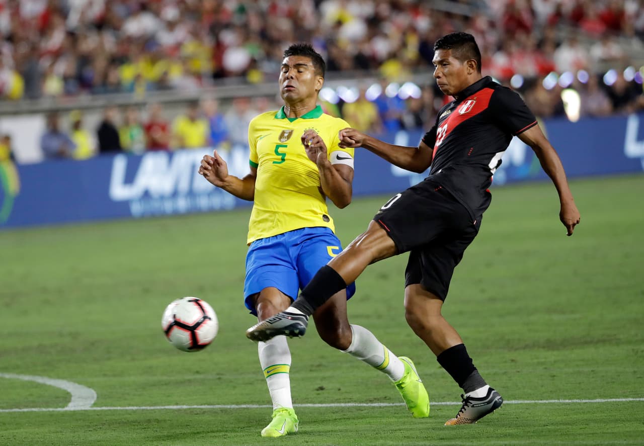 En la ciudad de Los Ángeles, Perú derrota a Brasil 1-0 en un partido con pocas oportunidades de gol.