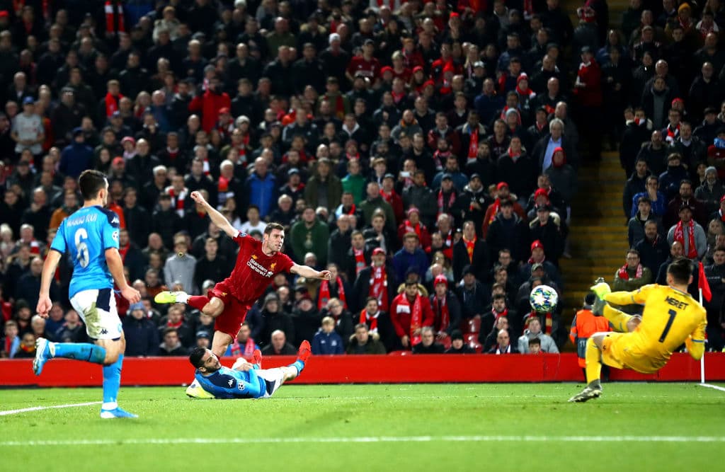 Partidazo en Anfield entre el Liverpool y la Napoli del 'Chucky' Lozano; el mexicano jugó 72 minutos.