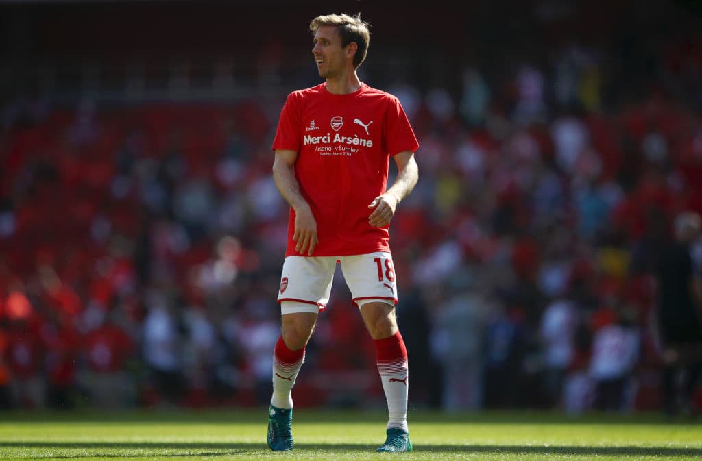 El defensor Nacho Monreal podría salir del Arsenal inglés. El periódico inglés 
<i>Sunday Mirror</i> informa que sería la Real Sociedad el equipo que podría repatriar al zaguero español.