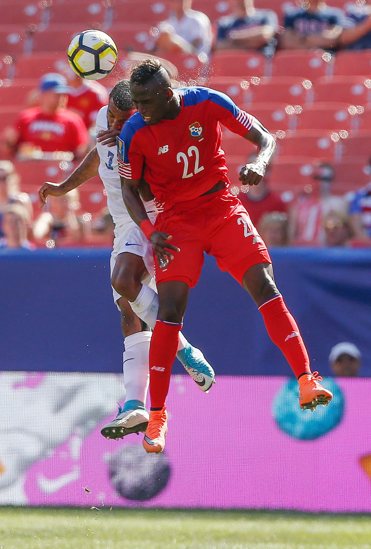 29 faltas se marcaron durante el encuentro, 16 por Martinica y 13 por Panamá.