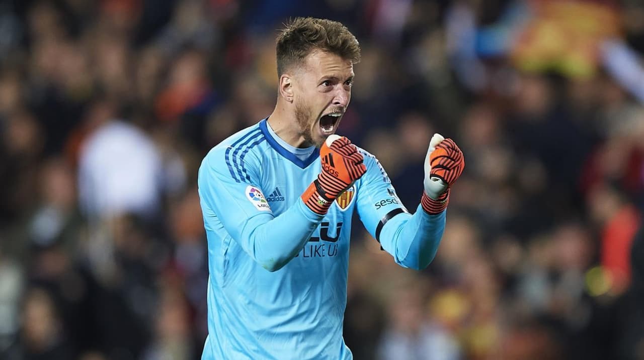 Ya hay acuerdo: Barcelona y Valencia harán un intercambio de arqueros