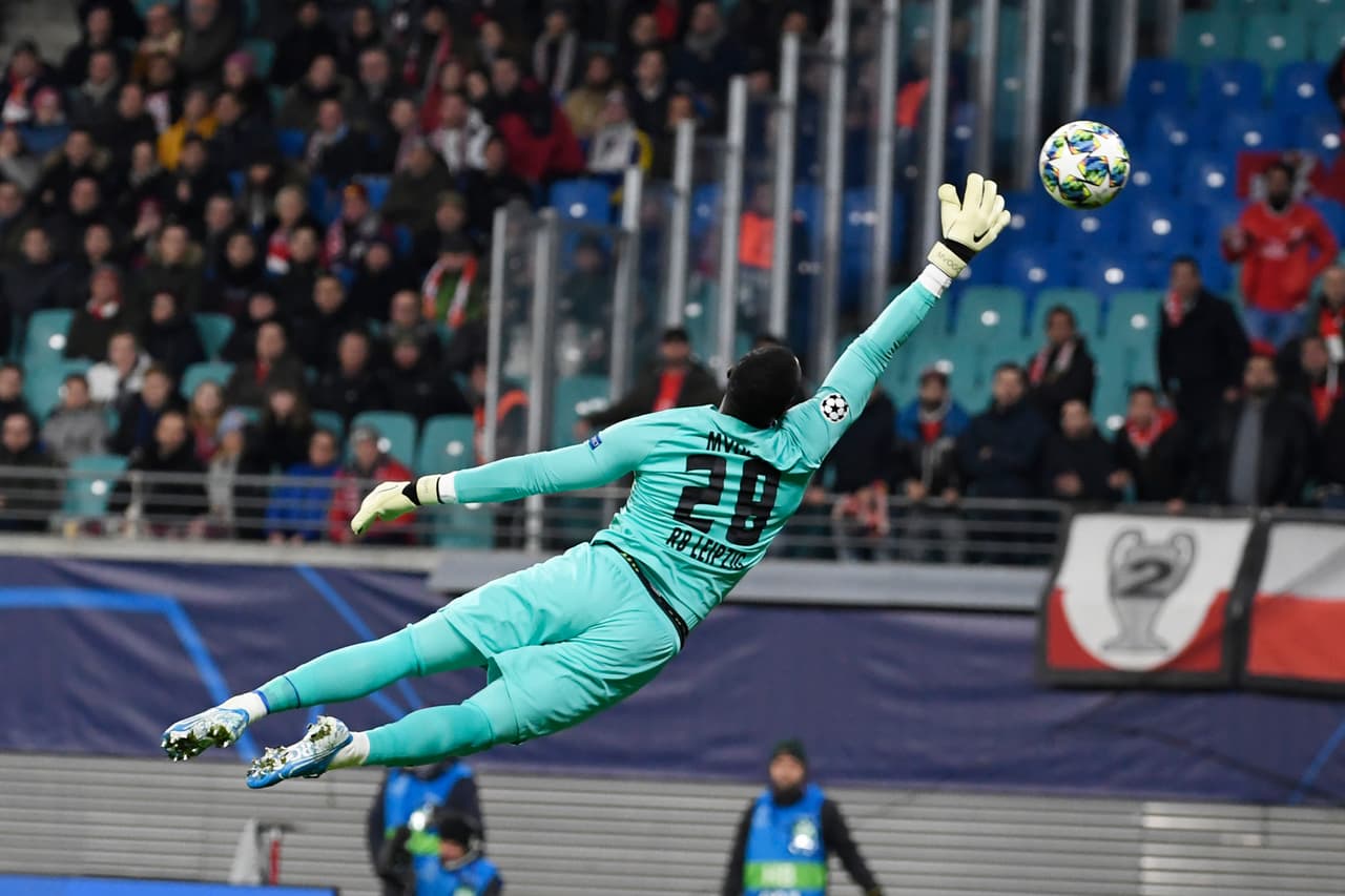 RB Leipzig empata 2-2 con el Benfica; para los visitantes marcaron Pizzi y Vinícius, Forsberg hizo doblete al final del partido para rescatar el empate.