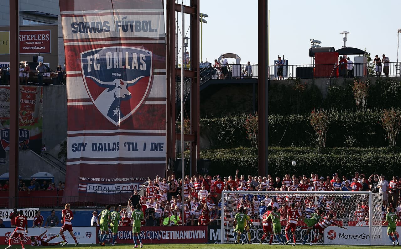 Su escuadra, el FC Dallas, es una de las más consistentes de la Major League Soccer.