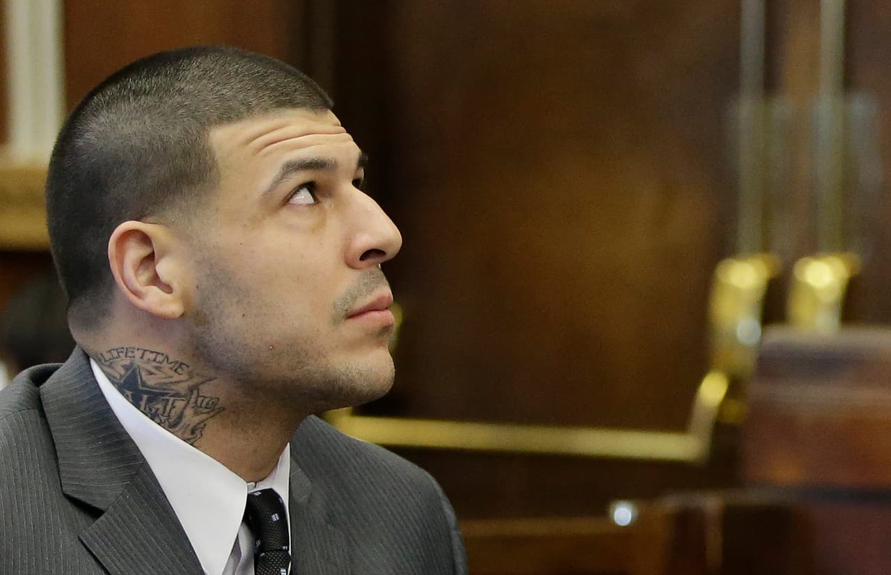 El caso de Lloyd fue el que lo llevó a ser condenado a cadena perpetua, ya que fue encontrado culpable de asesinarlo a tiros en la espalda y pecho.