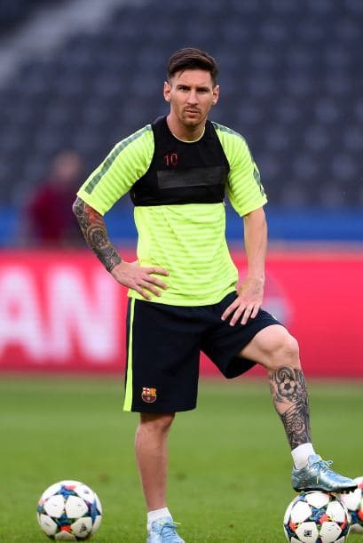 Por último tenemos al mejor jugador del mundo: Lionel Messi. El astro argentino simplemente no deja de sorprender a los amantes del fútbol por su manera de jugar, dominar y ganarlo todo. El rosarino ha pulverizado todos los récords a los que pueda aspirar un futbolista profesional. En la ida de semifinales cautivó al planeta por enésima vez con su obra de arte que liquidó al Bayern de Guardiola. Lleva 10 goles y también quiere el título de goleo en la Champions.