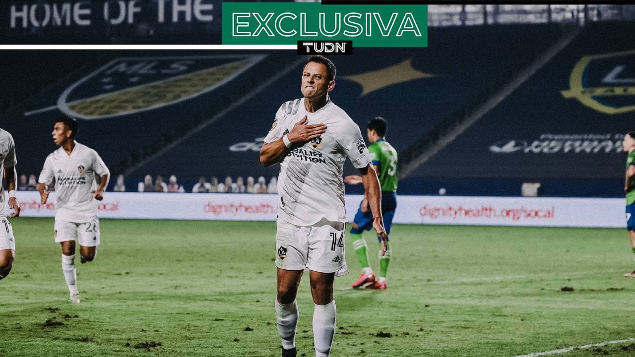 Chicharito demuestra que su relación con el vestidor no está rota