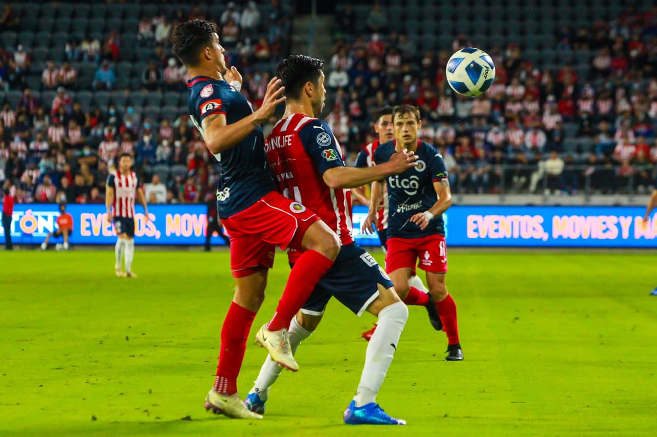 El Rebaño y el FAS disputaron una primera parte cerrada, con ambos equipos intentando ir al frente, pero con algunas imprecisiones.