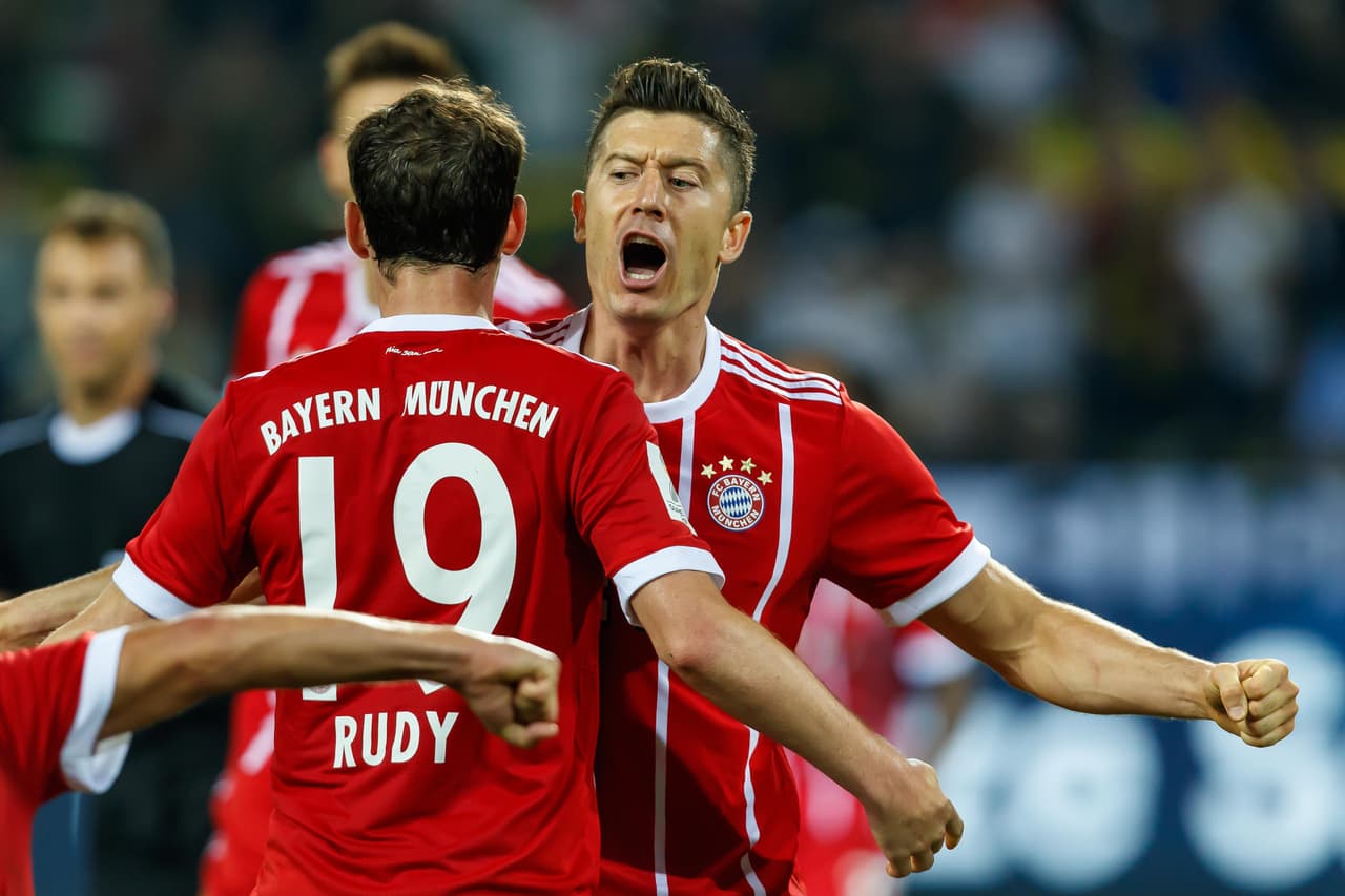 Por el grupo B, Bayern Múnich recibe al Anderlecht de Bélgica en el Allianz Arena con la idea de empezar con pie derecho su lucha por el título.