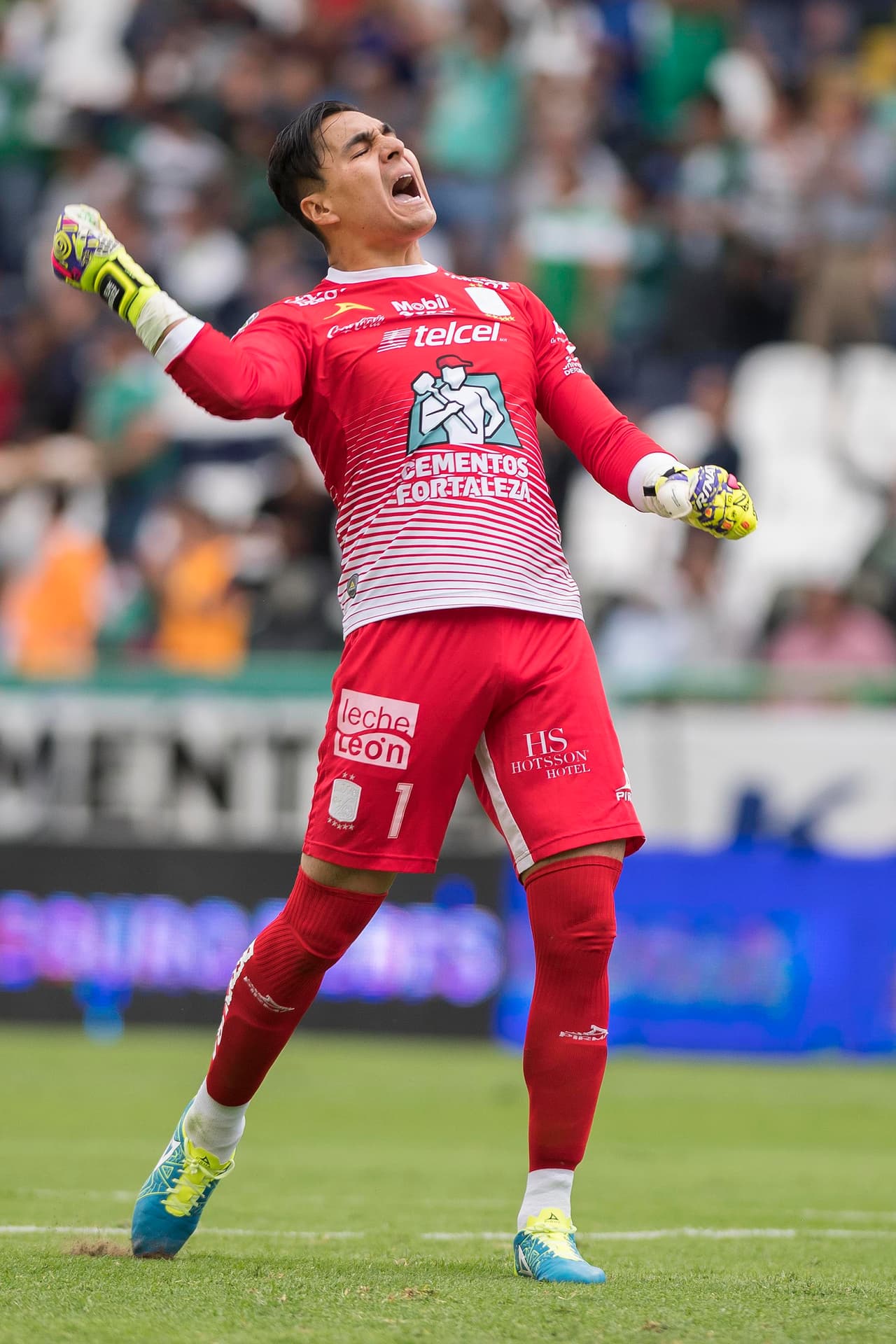 La celebración de jugadores y afición fue en grande. Quizá una inyección de ánimo así es lo que el equipo necesitaba para salir de su mala racha.