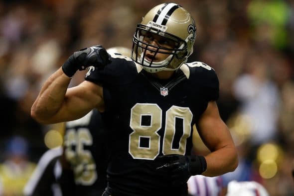 Se convirtió en el ala cerrada mejor pagado en la historia de la NFL al firmar por 4 años a cambio de 40 millones de dólares.