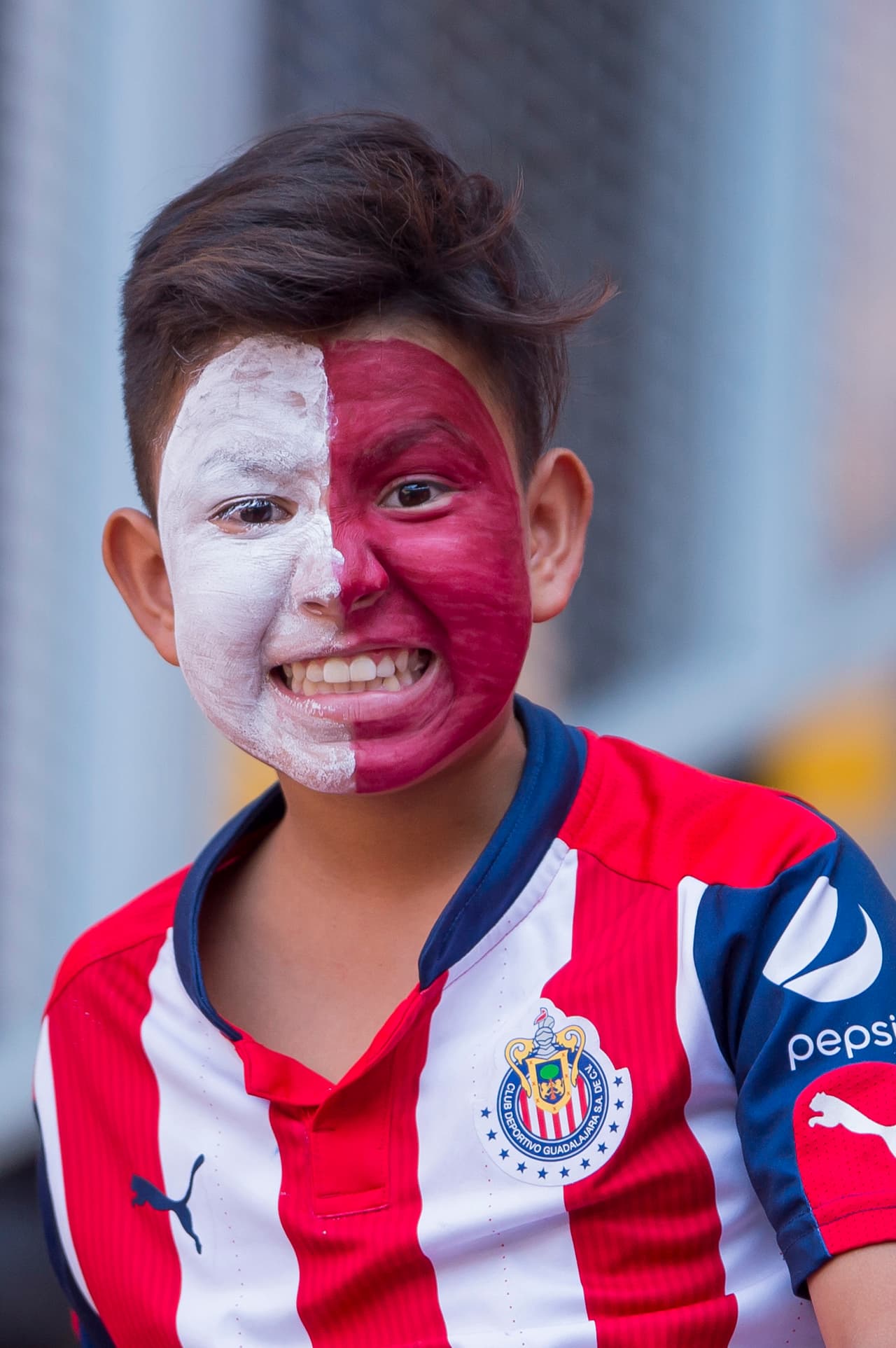 La ilusión de los aficionados se vio en el estadio que registró una gran entrada.