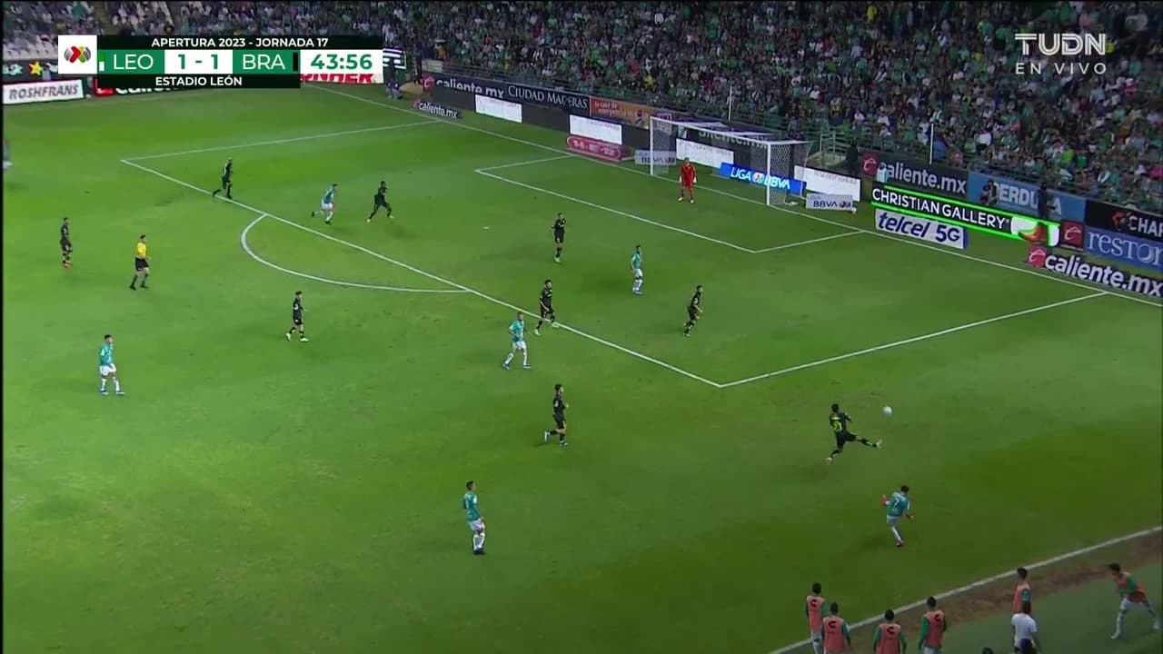 ¡GOL!  anota para León. Federico Viñas