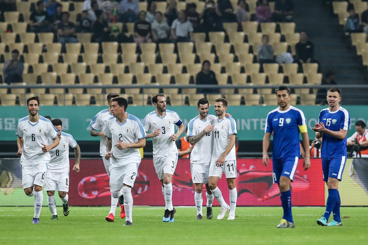 El centro fue de Nicolás Lodeiro por la banda izquierda para que el compañero del Chucky y Guti marcara el camino del triunfo para al Celeste.