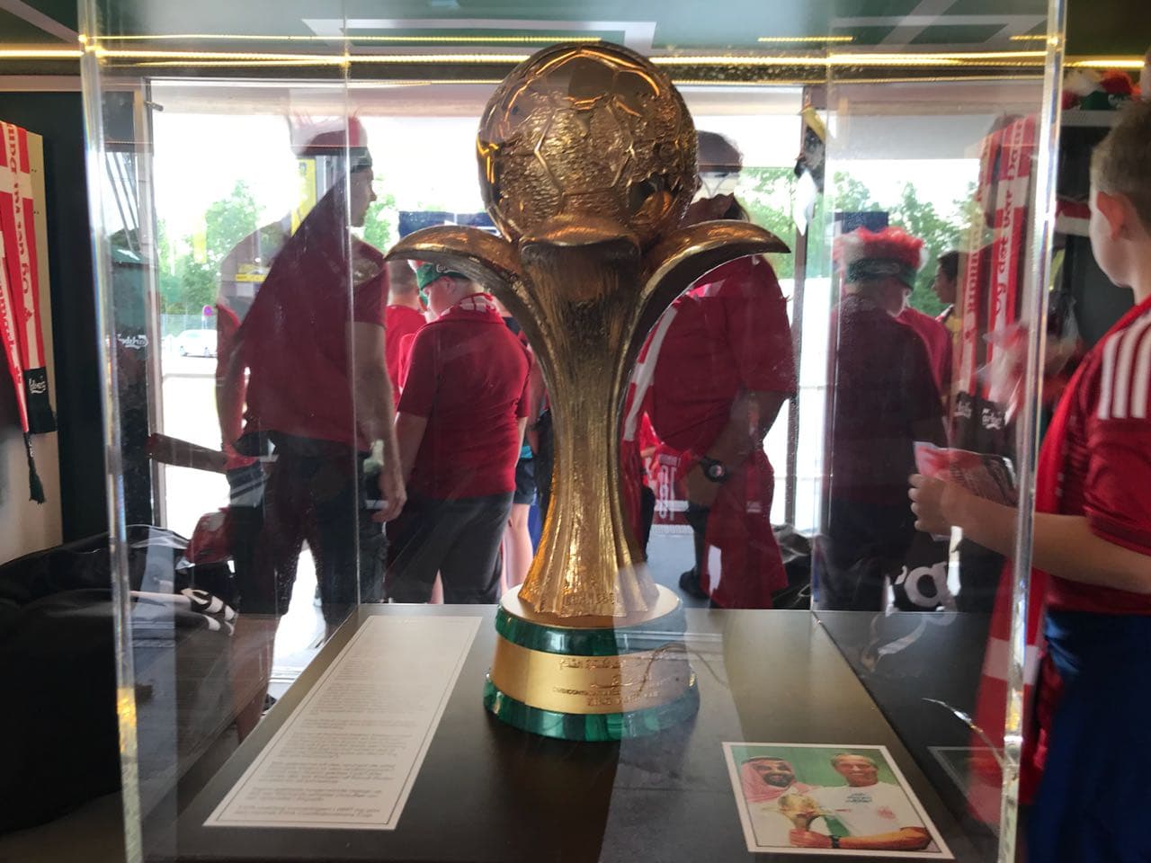 Las aficiones de México y Dinamarca conviven en Copenague previo al último ensayo de ambas selecciones antes de sus debuts en la Copa del Mundo Rusia 2018.