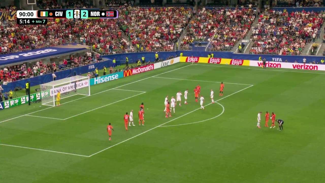 ¡TIRO ATAJADO! disparo por Amad Diallo.