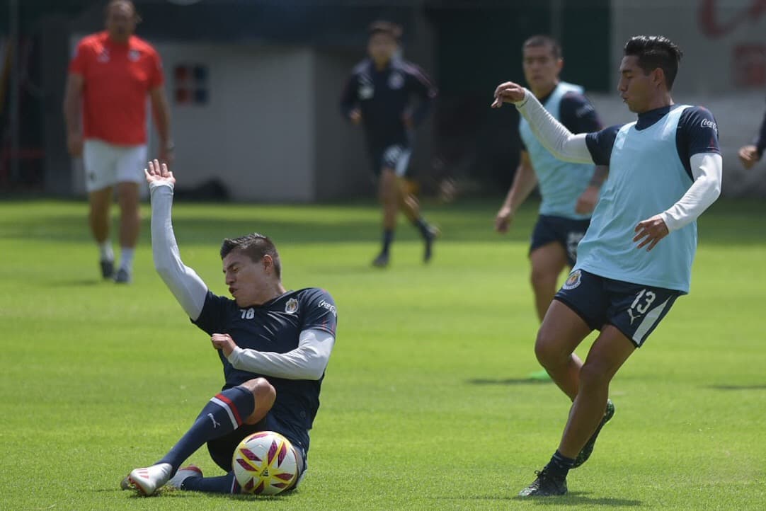 Chivas de Guadalajara no baja su ritmo luego de caer en sus amistosos de pretemporada y por eso mantiene su preparación en entrenamiento con miras al comienzo del Apertura 2019 de la Liga MX.