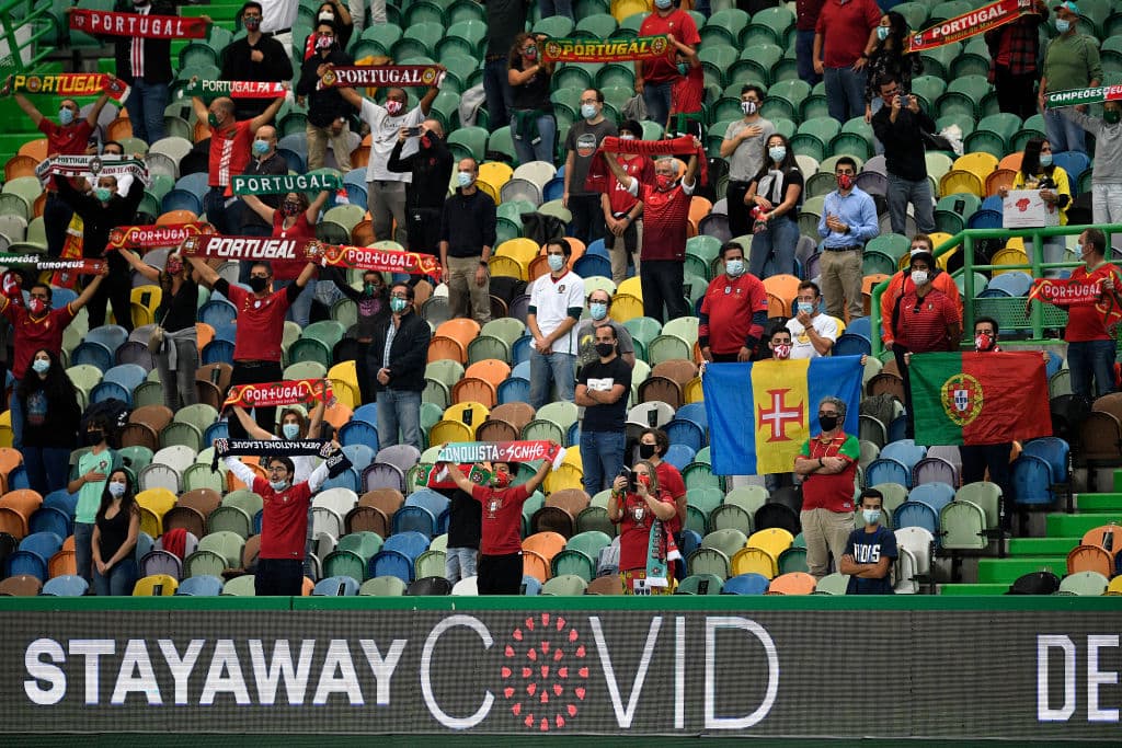 Alrededor de 2,500 aficionados pudieron disfrutar del partido en el José Alvalade, casa del Sporting.