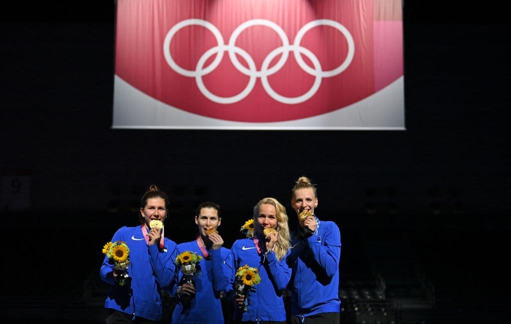 Este país no da cheques con tantos ceros, pero vale la pena incluirlo en el conteo, pues si ganas una medalla de oro individual, otorgan $5,500 dólares al año y es vitalicia, es decir, el atleta recibirá esta cantidad cada año de su vida.